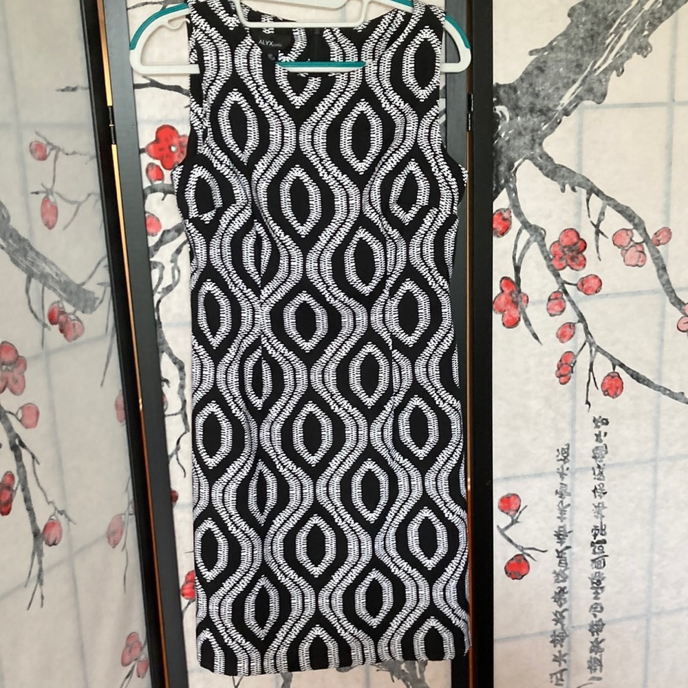 Monogram black n white dress with zipper in the back